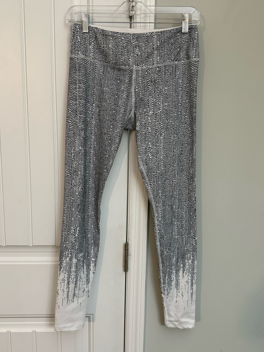 Scorpio Sol Gray Ombre Active Leggings (35 inches long)